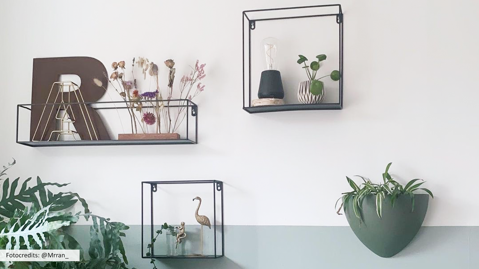 NL lente decoratie in huis met planten en rekjes aan het click rail ophangsysteem