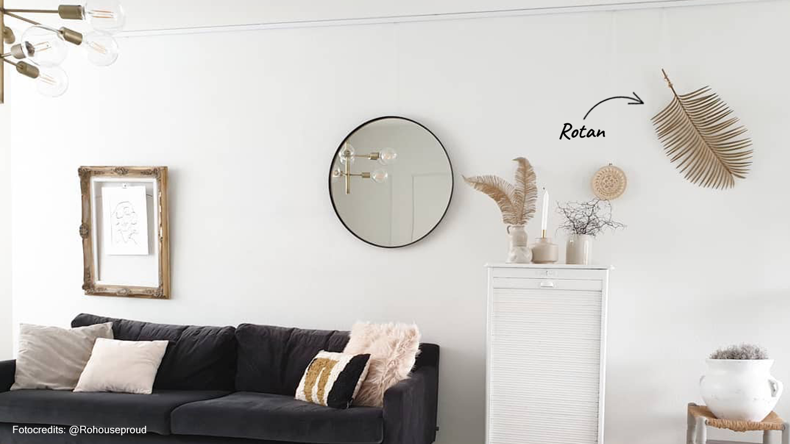 NL rotan blad als wanddecoratie aan het click rail ophangsysteem in woonkamer