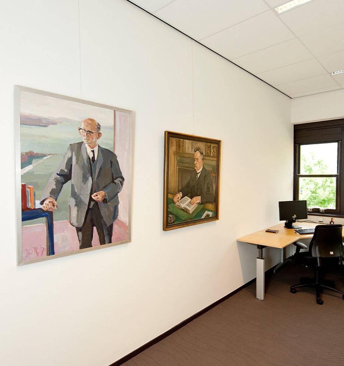 NL kunstwerken in een kantoorruimte