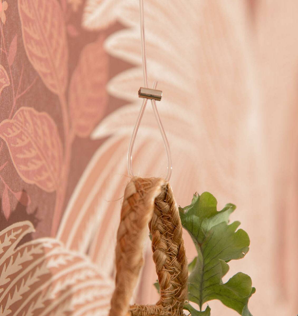 NL mandje met hangplant opgehangen met de Loop Maker van Artiteq